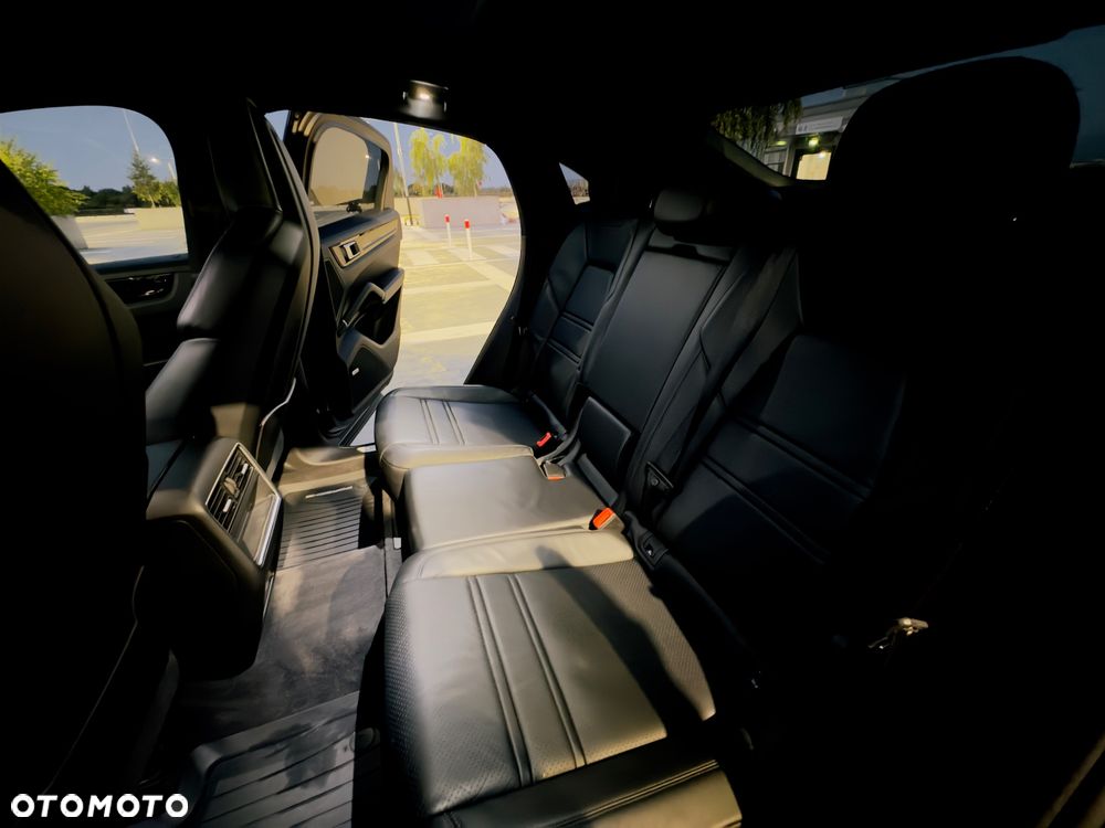 Porsche Cayenne E-Hybrid - 18