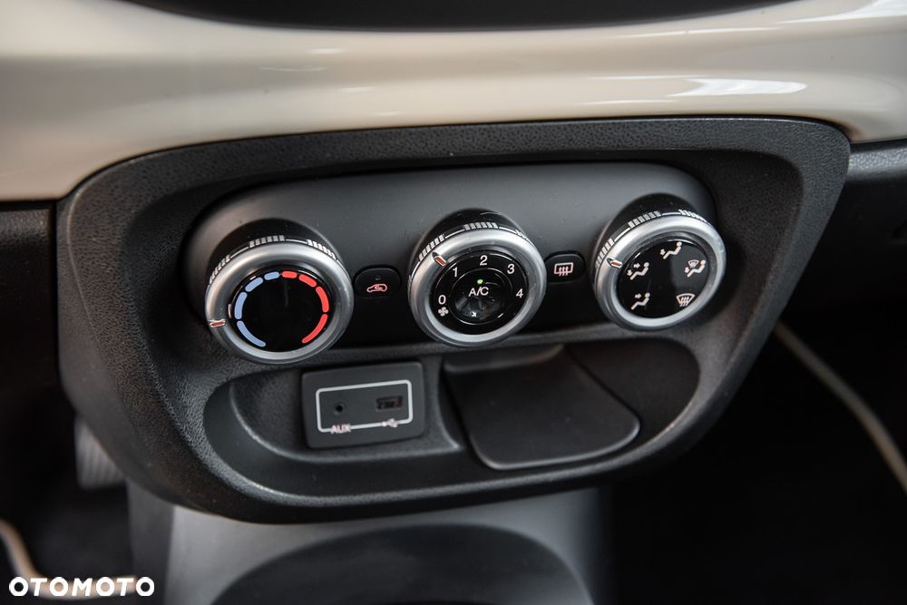 Fiat 500L 1.4 T-Jet 16V Lounge - 28