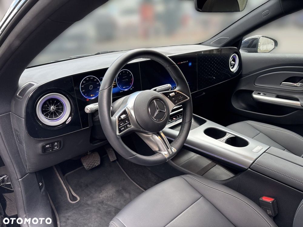 Mercedes-Benz CLA - 16