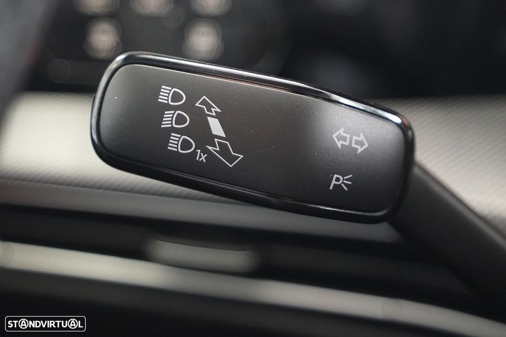 VW Golf Variant 1.5 eTSI R-Line DSG - 16