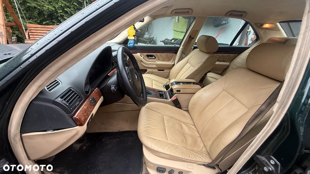 BMW Seria 7 - 15