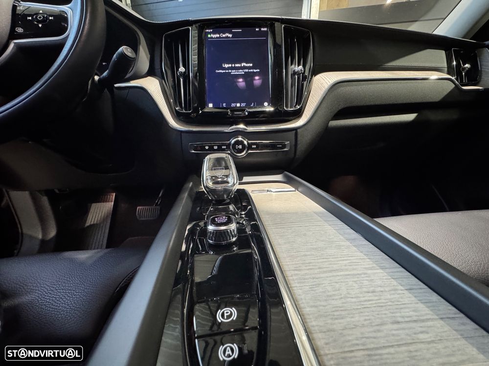 Volvo XC 60 2.0 T6 PHEV Inscription AWD - 32