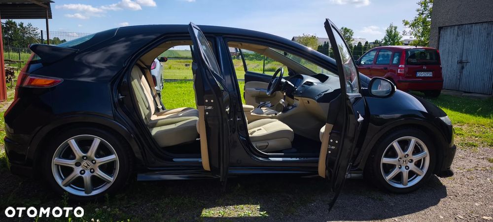 Honda Civic 1.8 Executive - 17