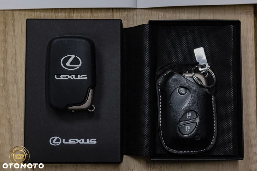 Lexus LS - 41