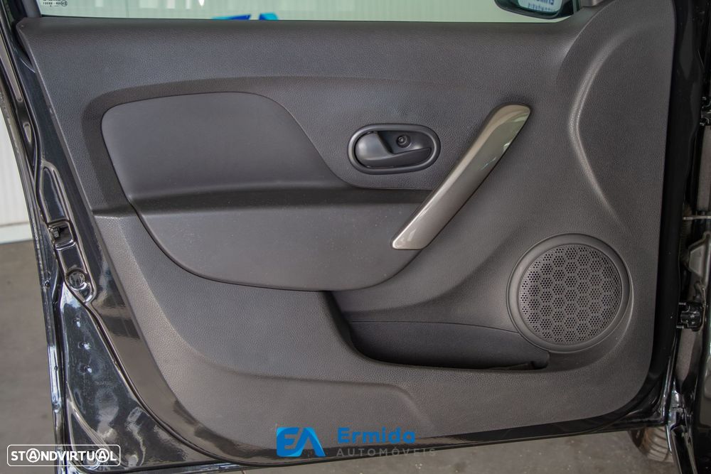 Dacia Logan MCV 0.9 TCe Stepway - 36