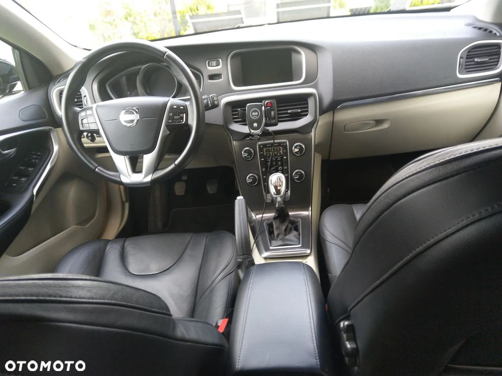 Volvo V40 D3 - 10
