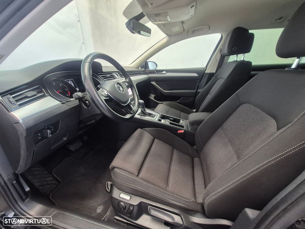VW Passat Variant 2.0 TDI Confortline DSG - 11