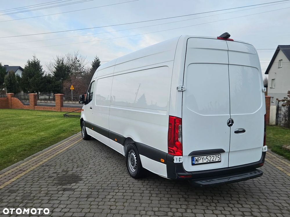 Mercedes-Benz Sprinter - 12