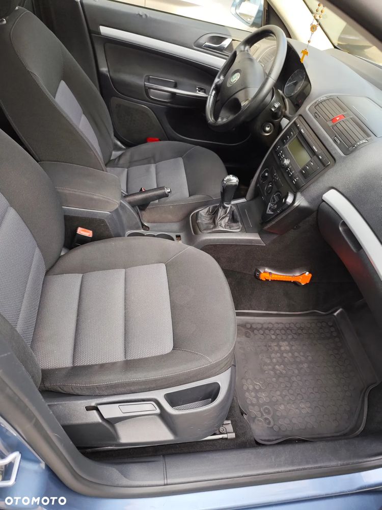 Skoda Octavia 1.6 Elegance - 14