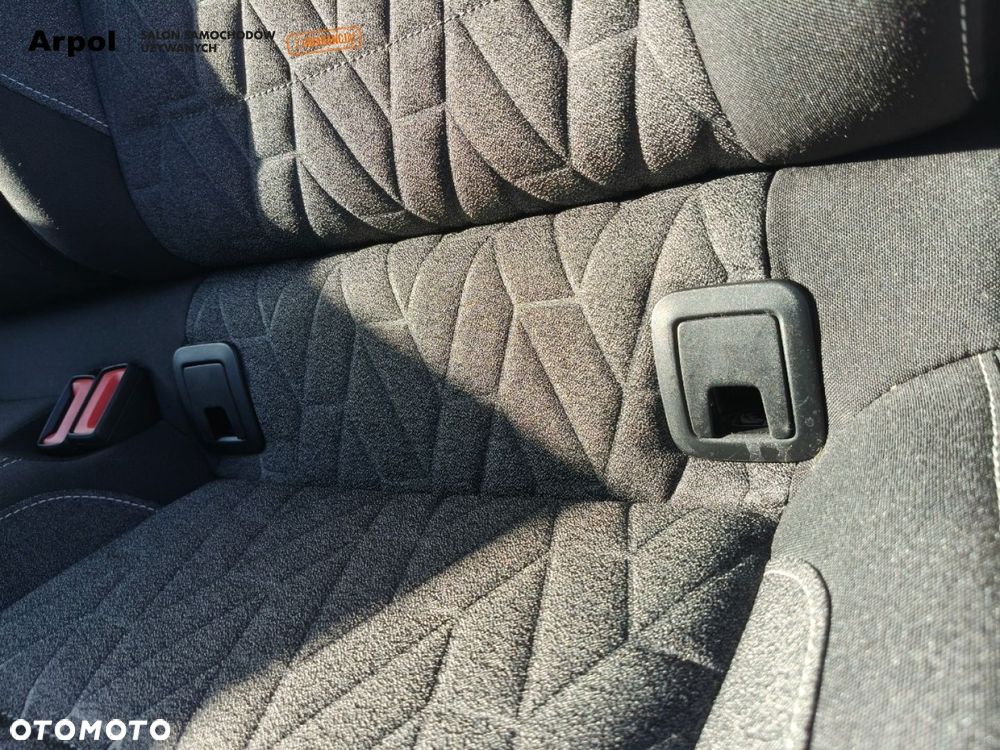 Volkswagen Passat - 28