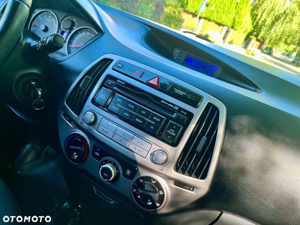 Hyundai i20 1.2 Intro Edition - 25
