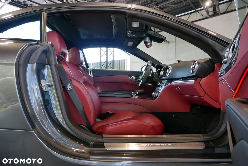 Mercedes-Benz SL 63 AMG - 37