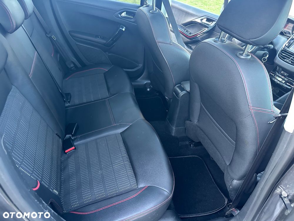 Peugeot 208 PureTech 130 EAT8 GT Pack - 16