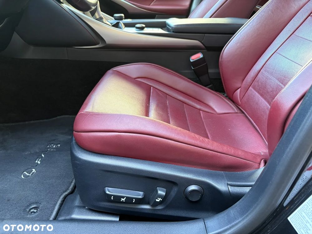 Lexus IS 300h F Impression EU6 - 12