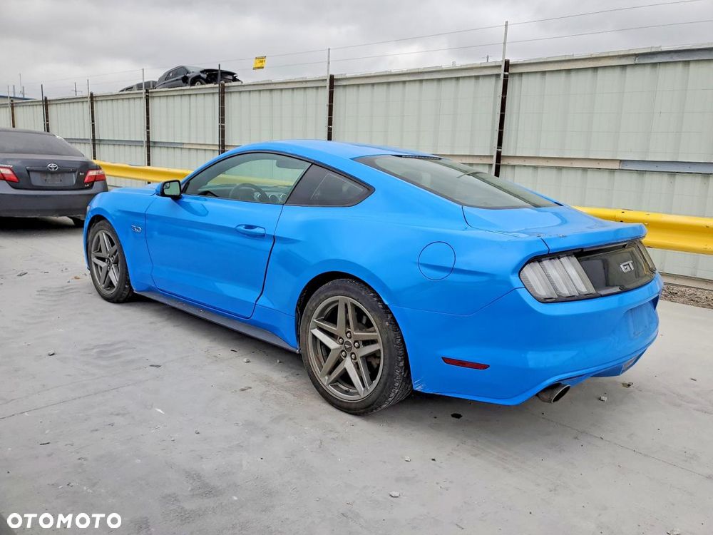 Ford Mustang 5.0 V8 GT - 2