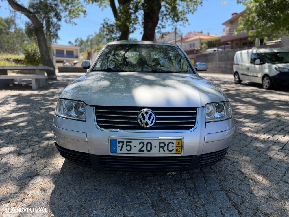 VW Passat 1.9 TDi Confortline - 2