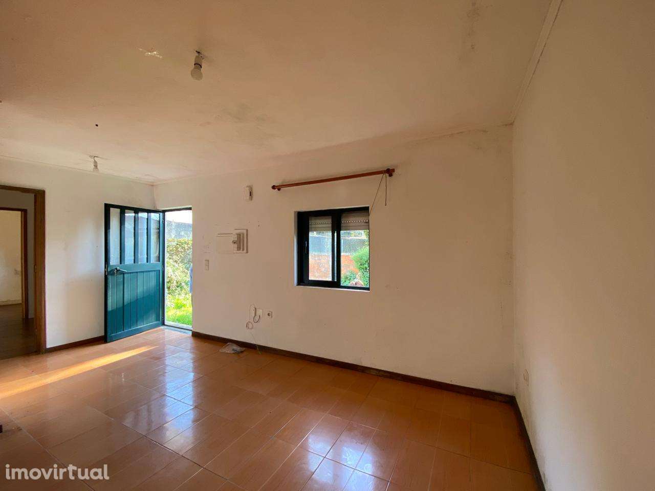 Moradia T2, 1 WC, com 55 m² e 300 m² de terreno, Oliveira do Douro - Grande imagem: 5/15