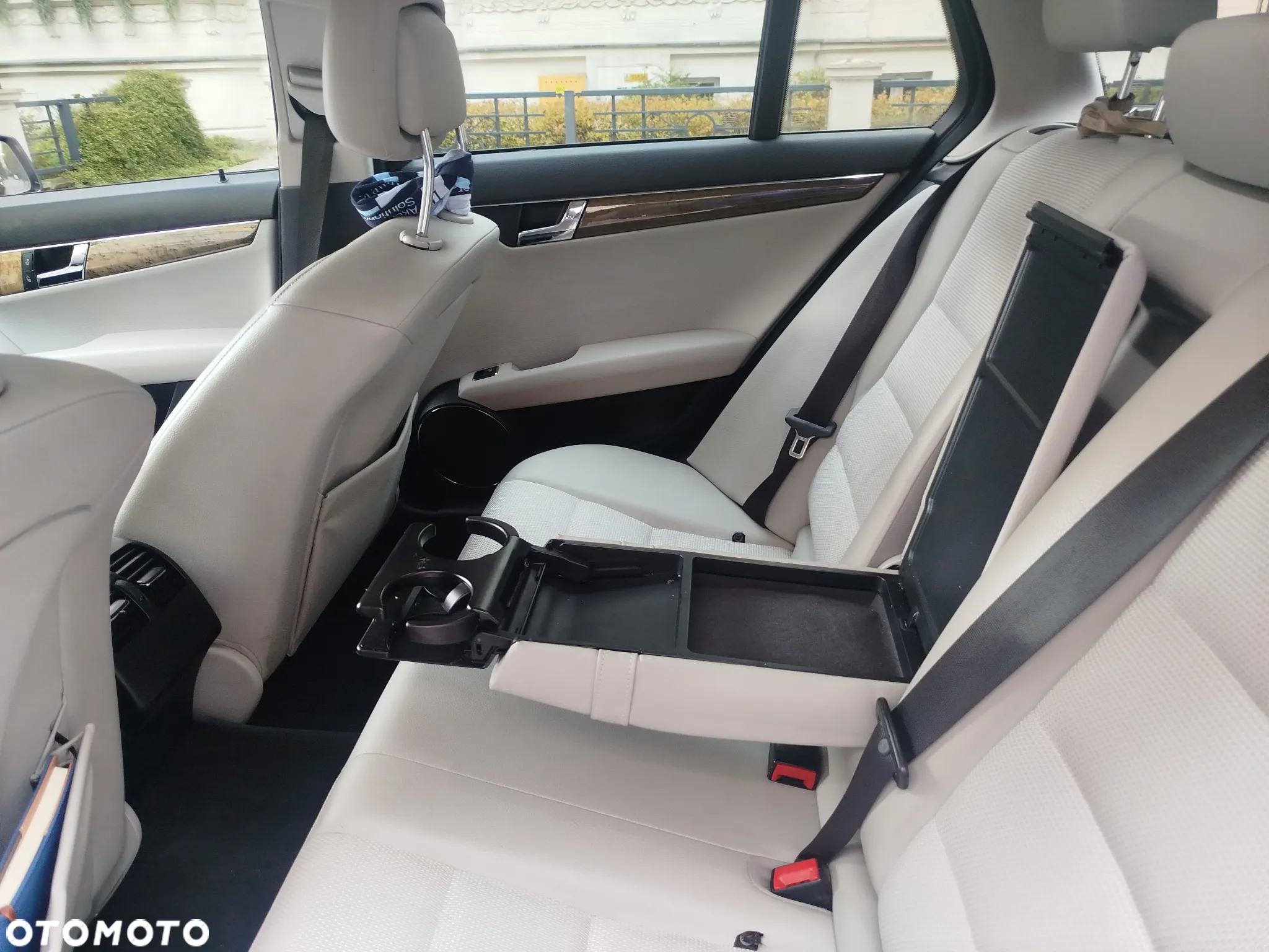 Mercedes-Benz Klasa C 220 T CDI DPF Automatik Avantgarde - 6