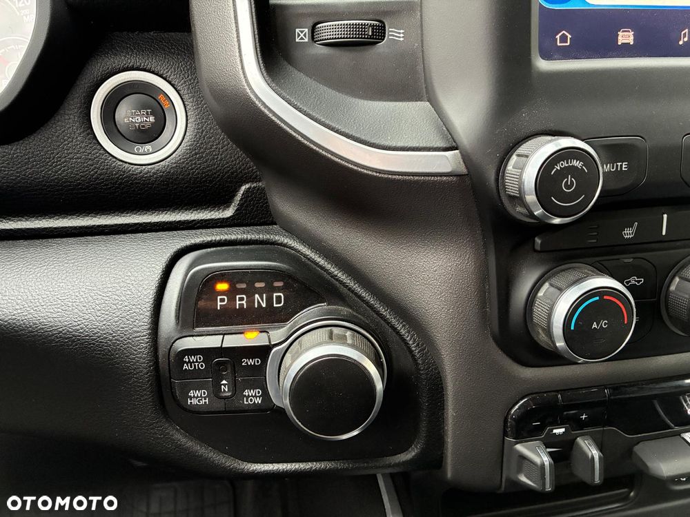 RAM 1500 5.7 Quad Cab Bighorn - 24