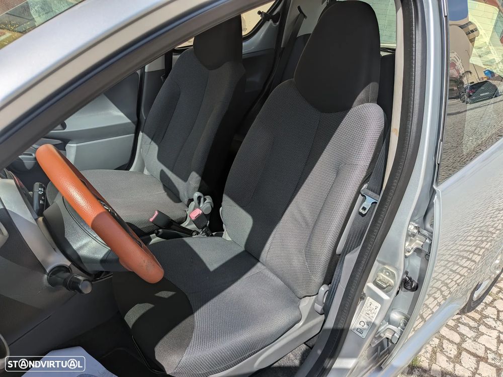 Toyota Aygo 1.0 + AC - 5