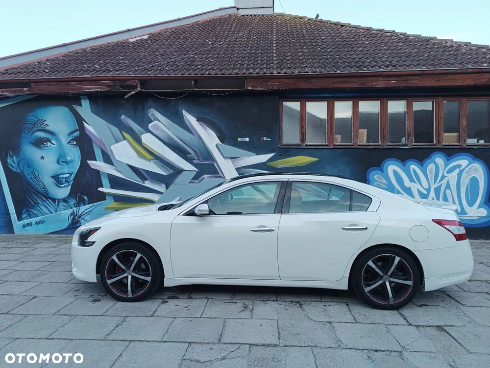 Nissan Maxima - 2