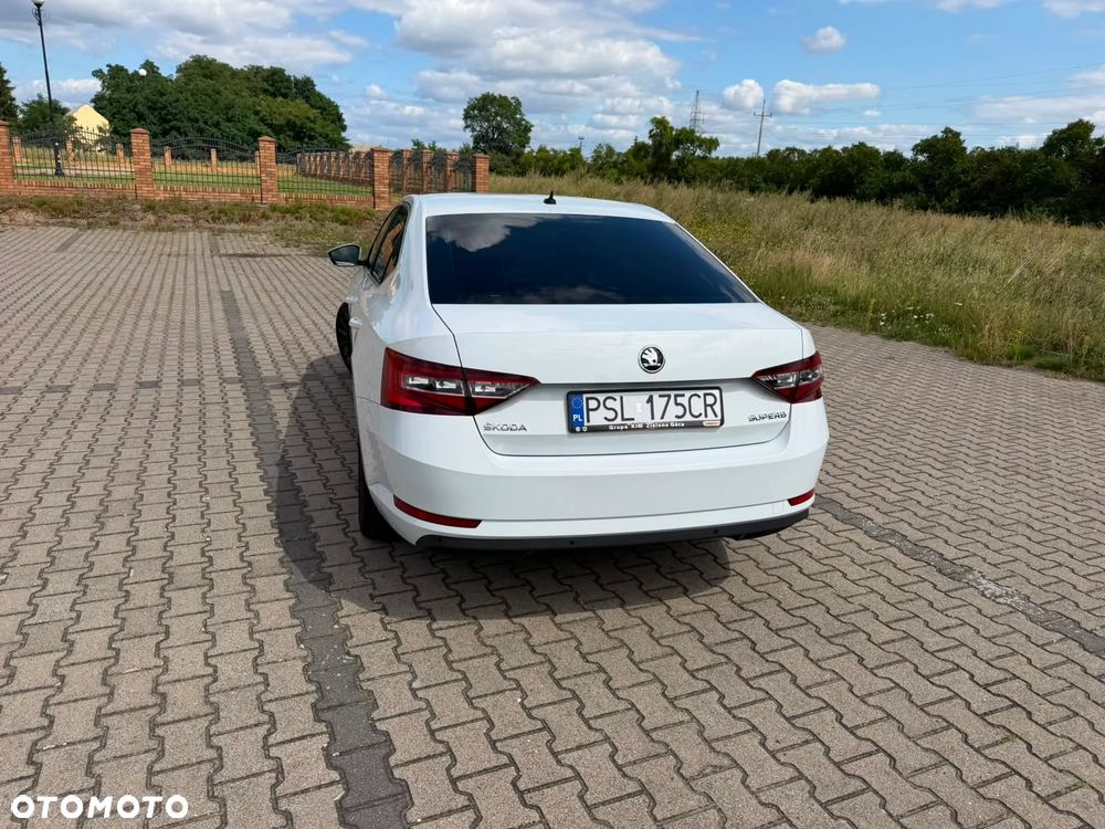 Skoda Superb 2.0 TDI Ambition DSG - 14
