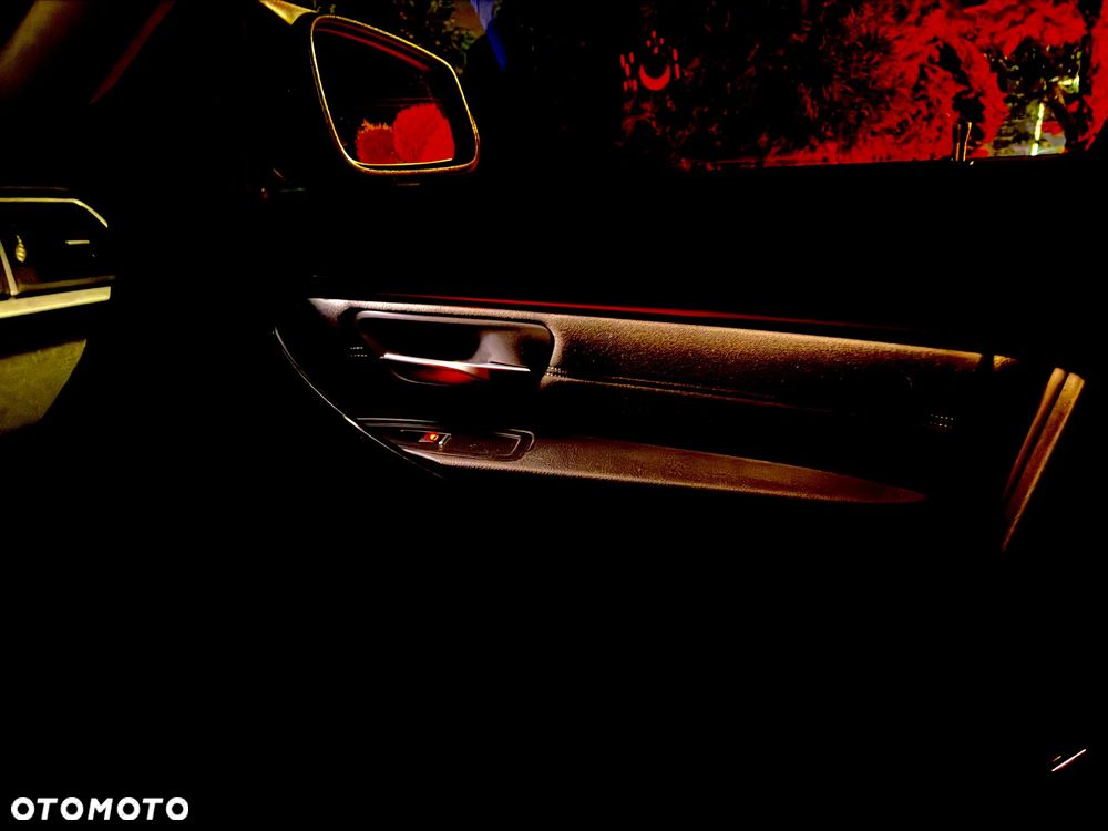 BMW Seria 3 318d Sport Line - 22