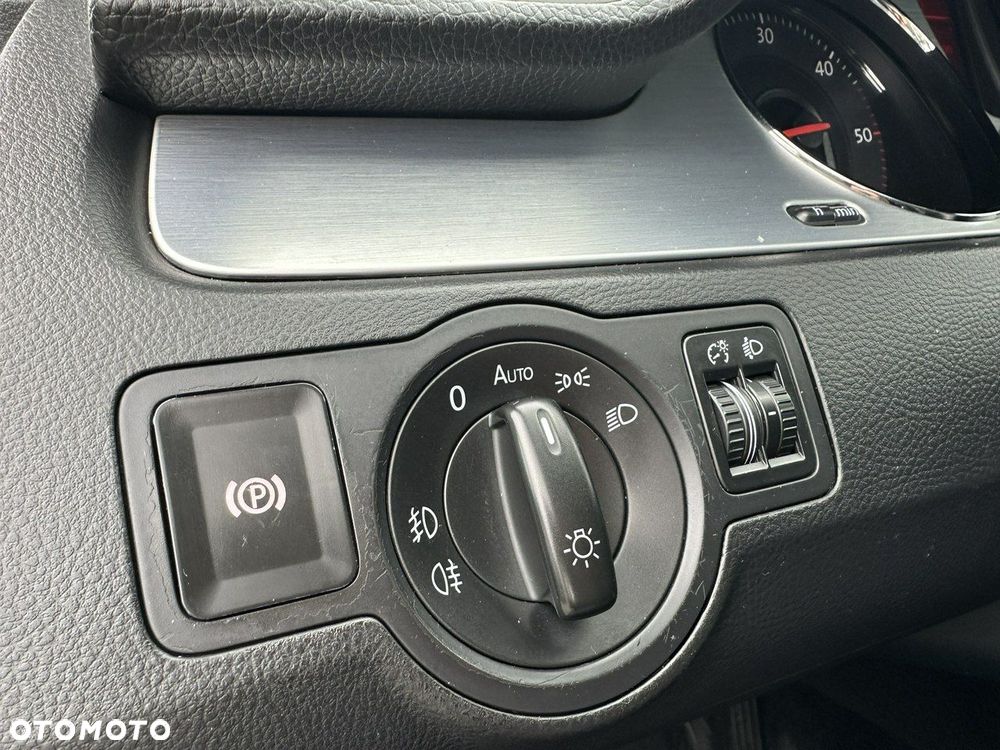 Volkswagen Passat - 23