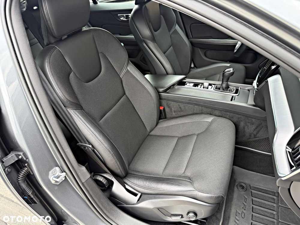 Volvo V60 D4 Drive-E Dynamic Edition (Momentum) - 24