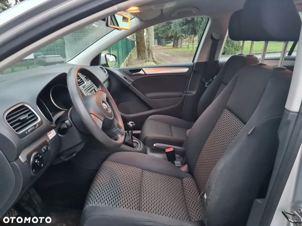Volkswagen Golf - 10