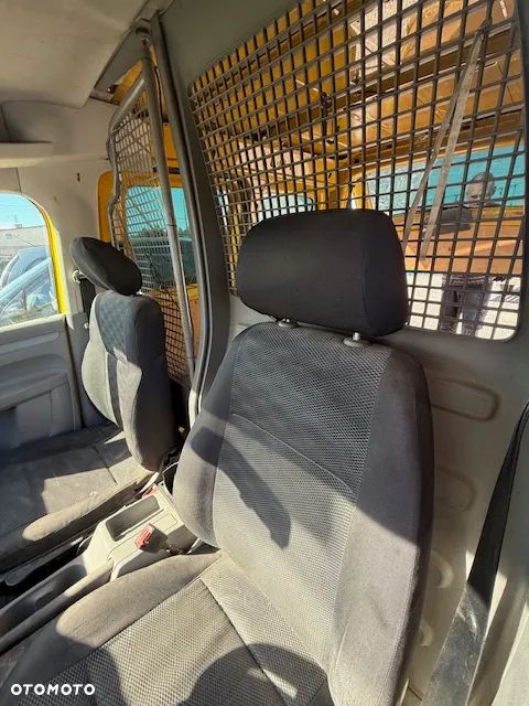 FOTEL KIEROWCY LUB PASAZERA VW  CADDY TOURAN 03-15 - 1