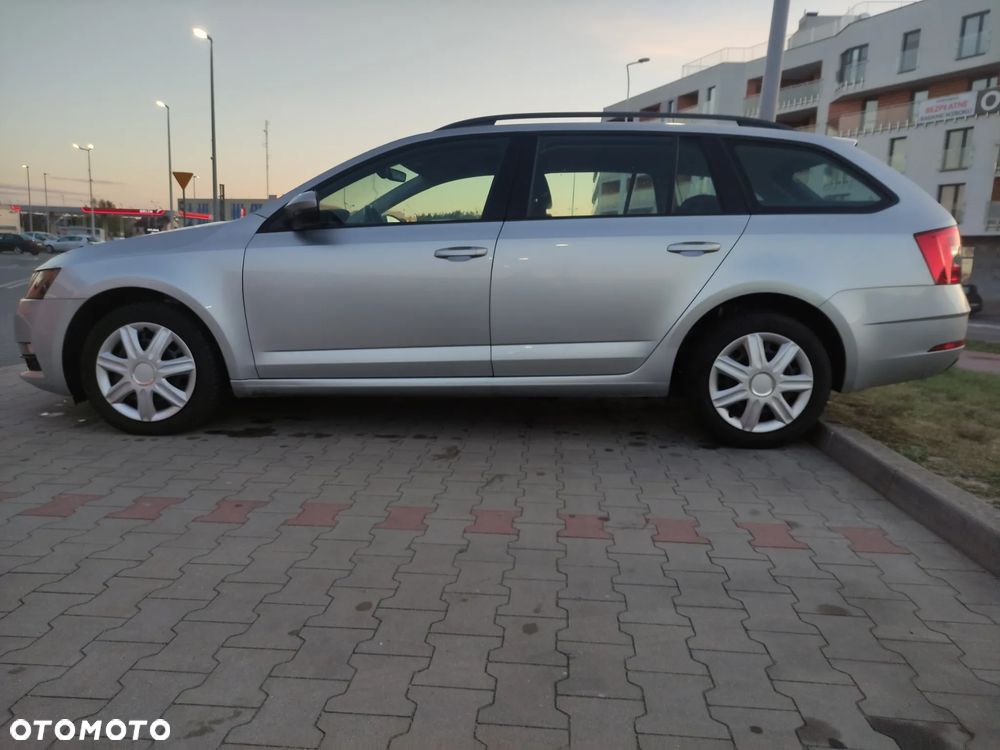 Skoda Octavia 1.6 TDI Ambition DSG - 11