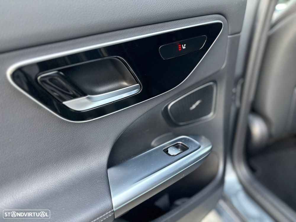 Mercedes-Benz C 300 e Avantgarde - 42