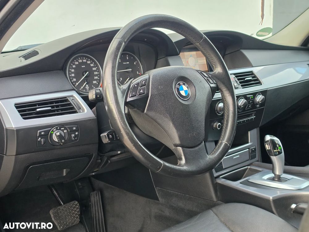 BMW Seria 5 520d Aut. Edition Exclusive - 23