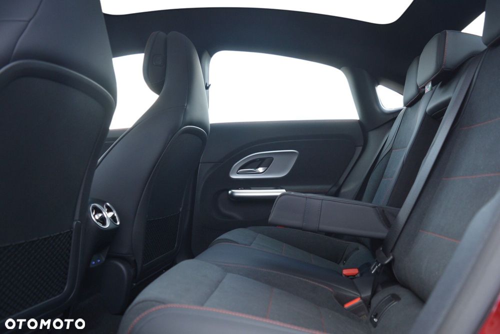 Mercedes-Benz CLA 200 mHEV 8G-DCT - 9