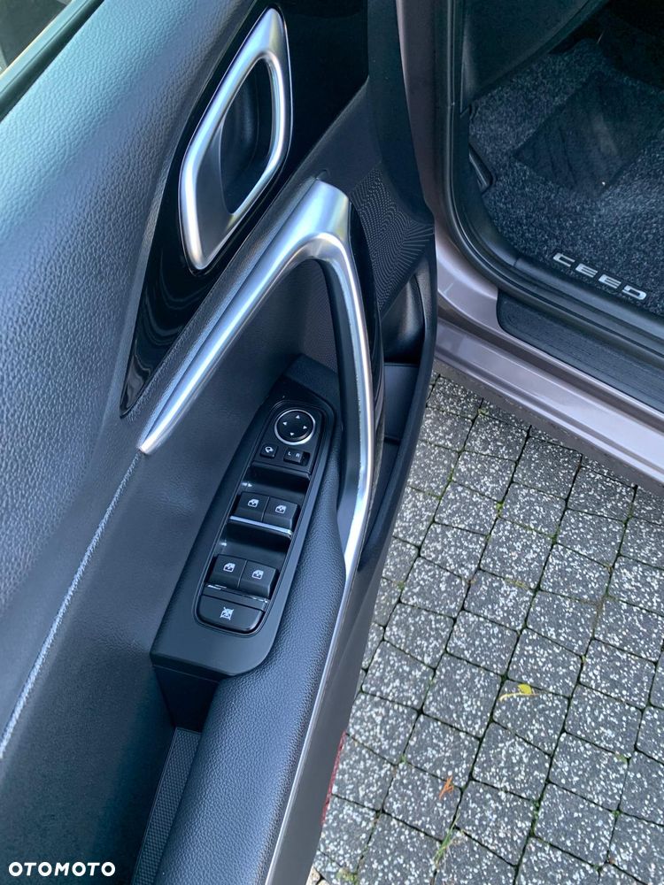Kia Ceed 1.4 L Business Line - 26