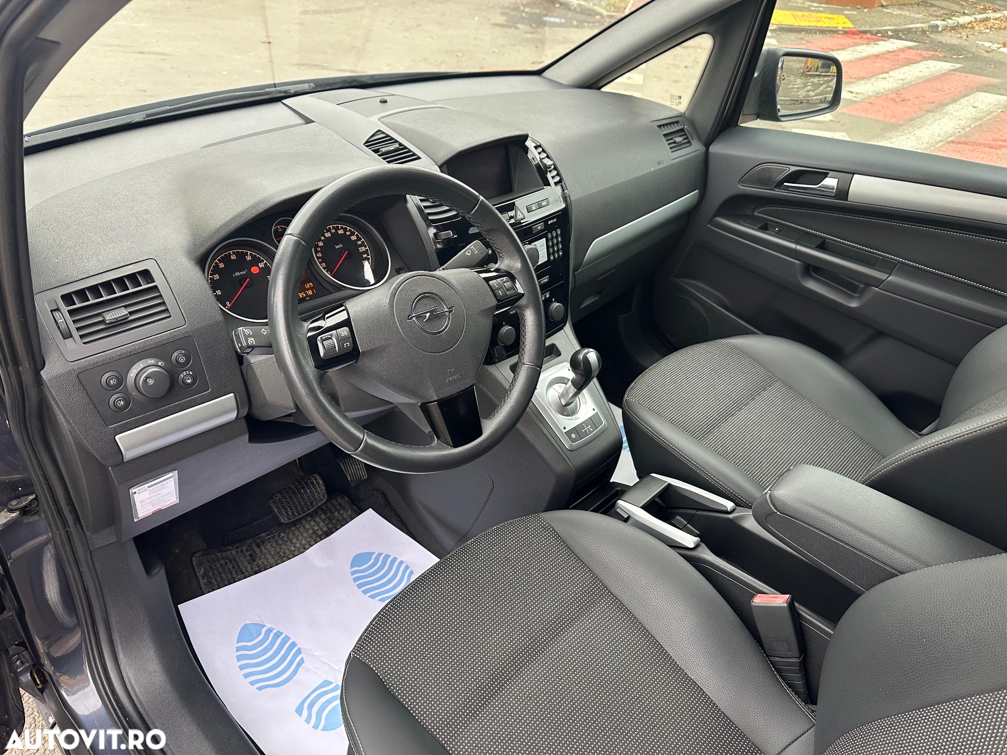 Opel Zafira 1.8 Cosmo Easytronic - 18