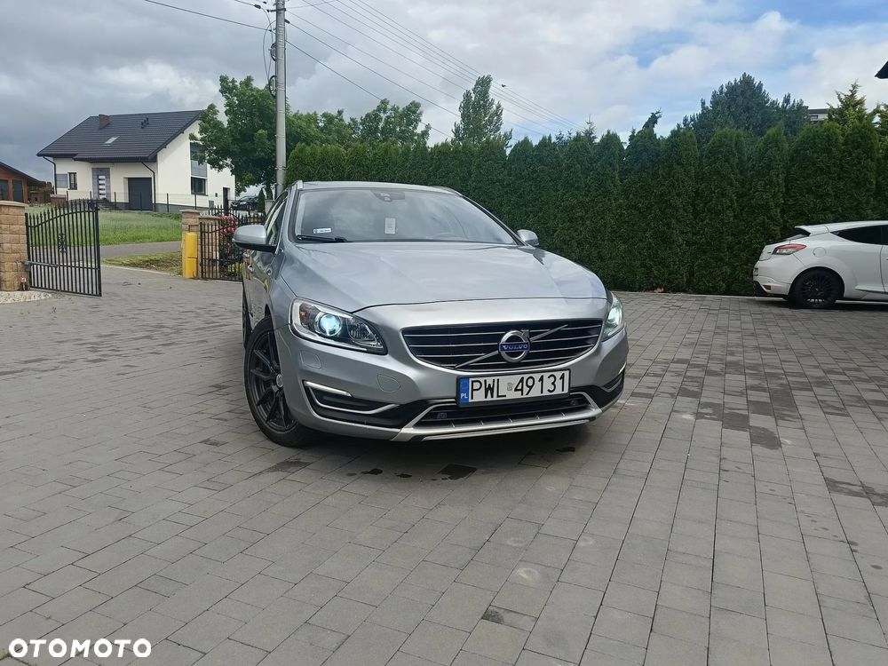 Volvo V60 D6 AWD Plug-in Hybrid Summum - 20