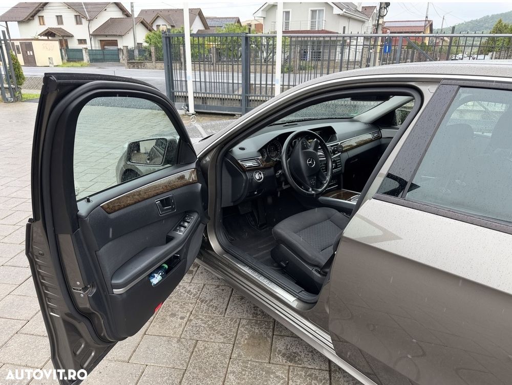 Mercedes-Benz E 220 CDI DPF BlueEFFICIENCY 7G-TRONIC Elegance - 9