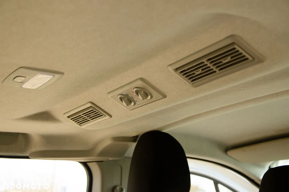 Renault Trafic 2.0 dCi EDC - 19