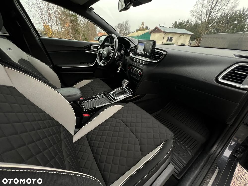 Kia ProCeed 1.4 T-GDI DCT7 OPF GT LINE - 19