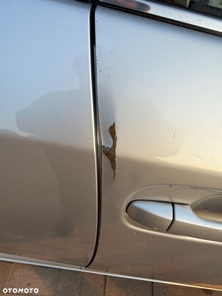 Toyota Avensis 2.0 D-4D Luna - 11