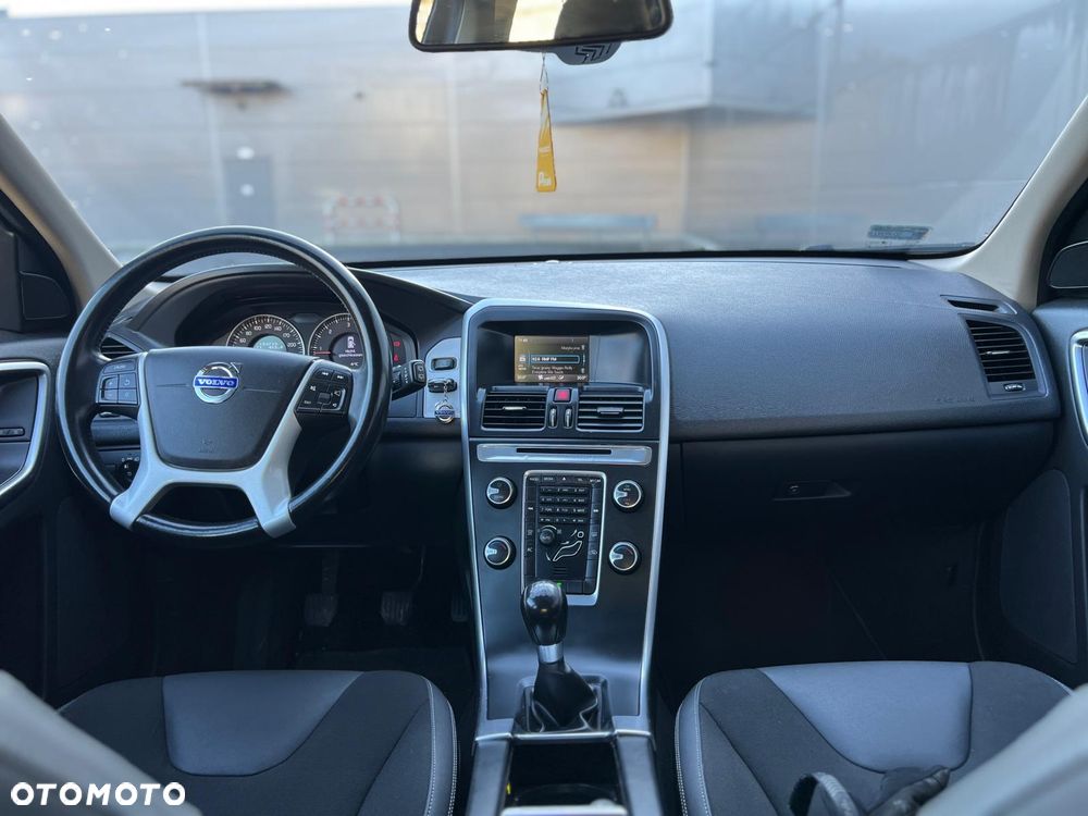 Volvo XC 60 DRIVe Momentum - 6