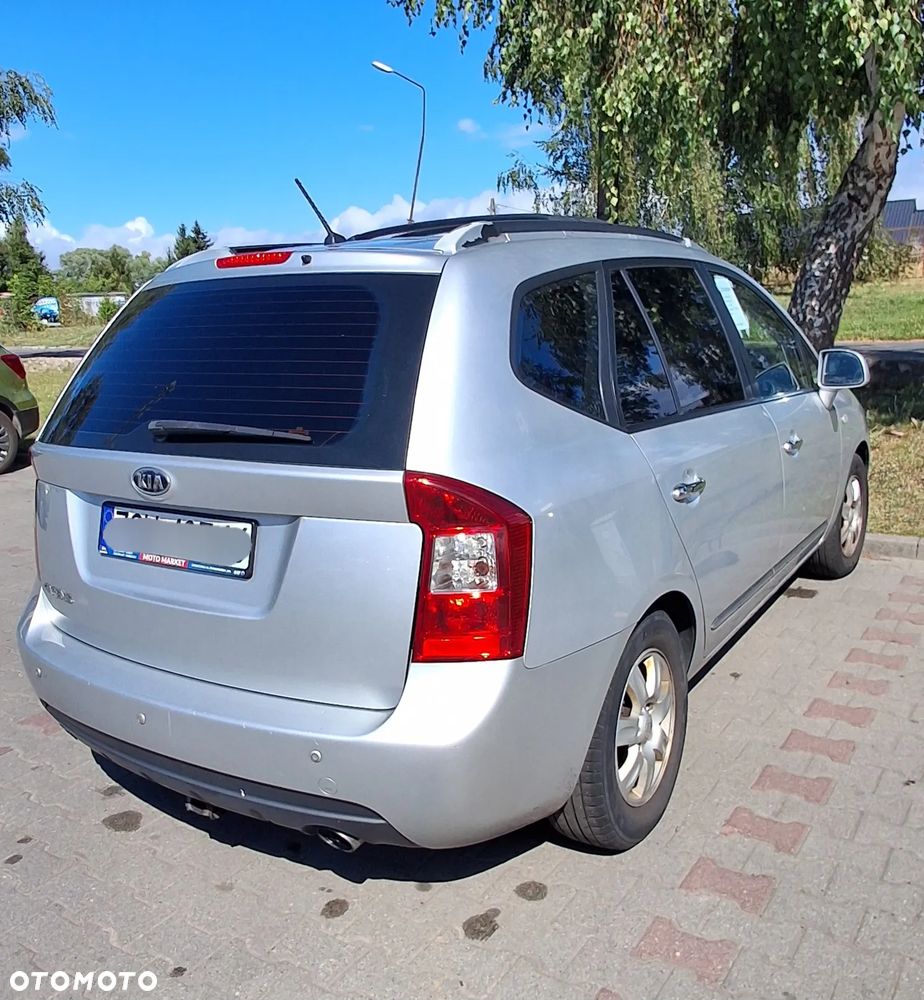 Kia Carens - 6