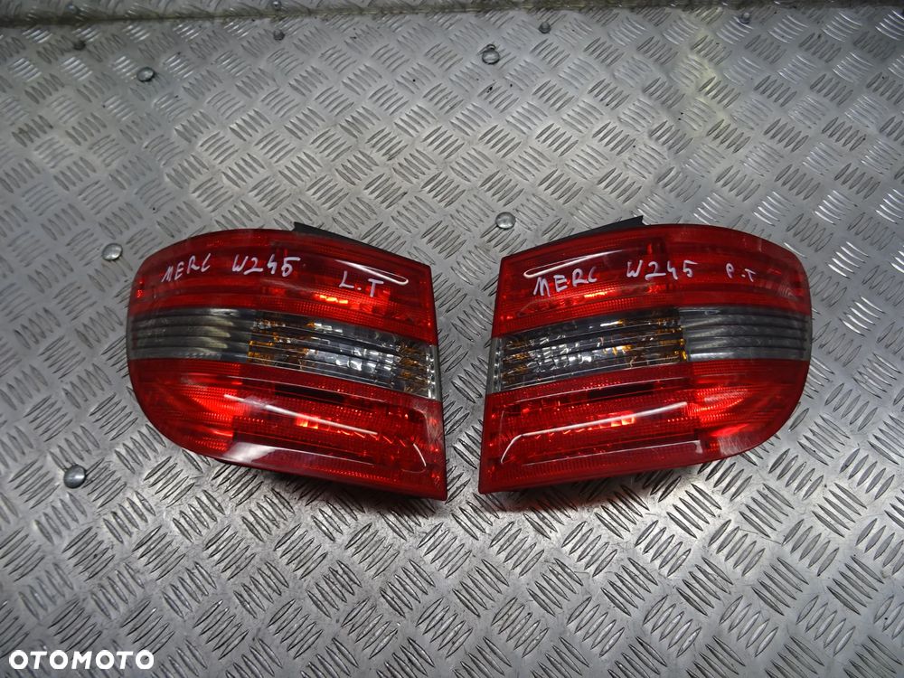 MERCEDES W245 05-08 2.0 CDI LAMPA PRAWY LEWY TYŁ TYLNA