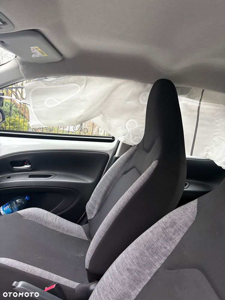 Toyota Aygo X Business Edition - 7