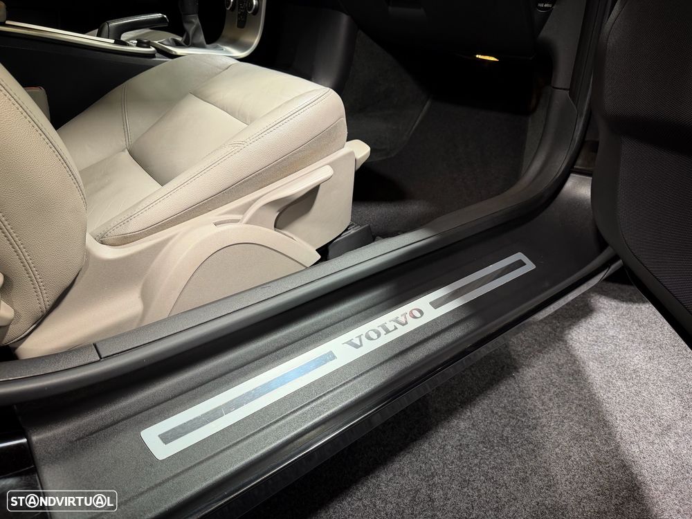 Volvo C70 2.0 D Momentum - 21