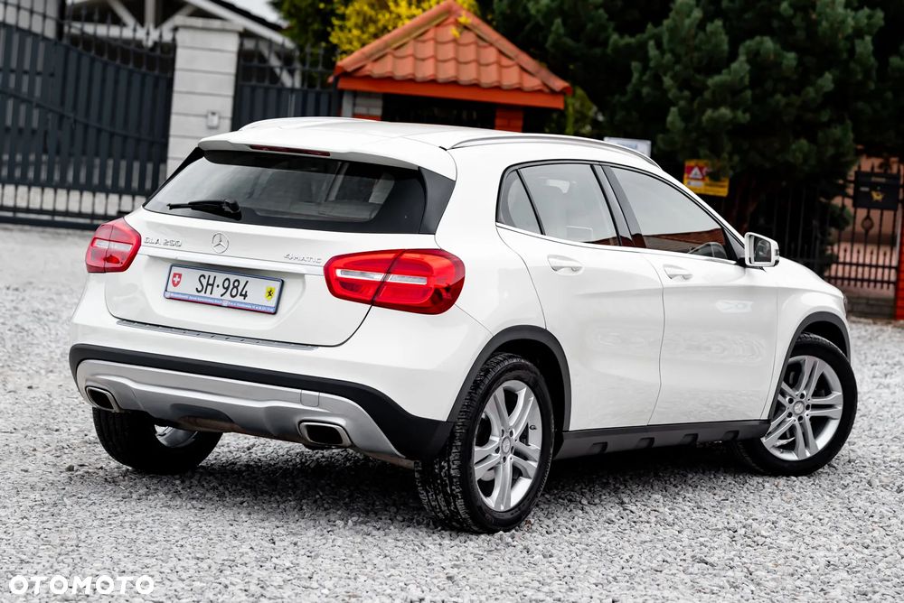 Mercedes-Benz GLA 250 4Matic 7G-DCT Activity Edition - 9