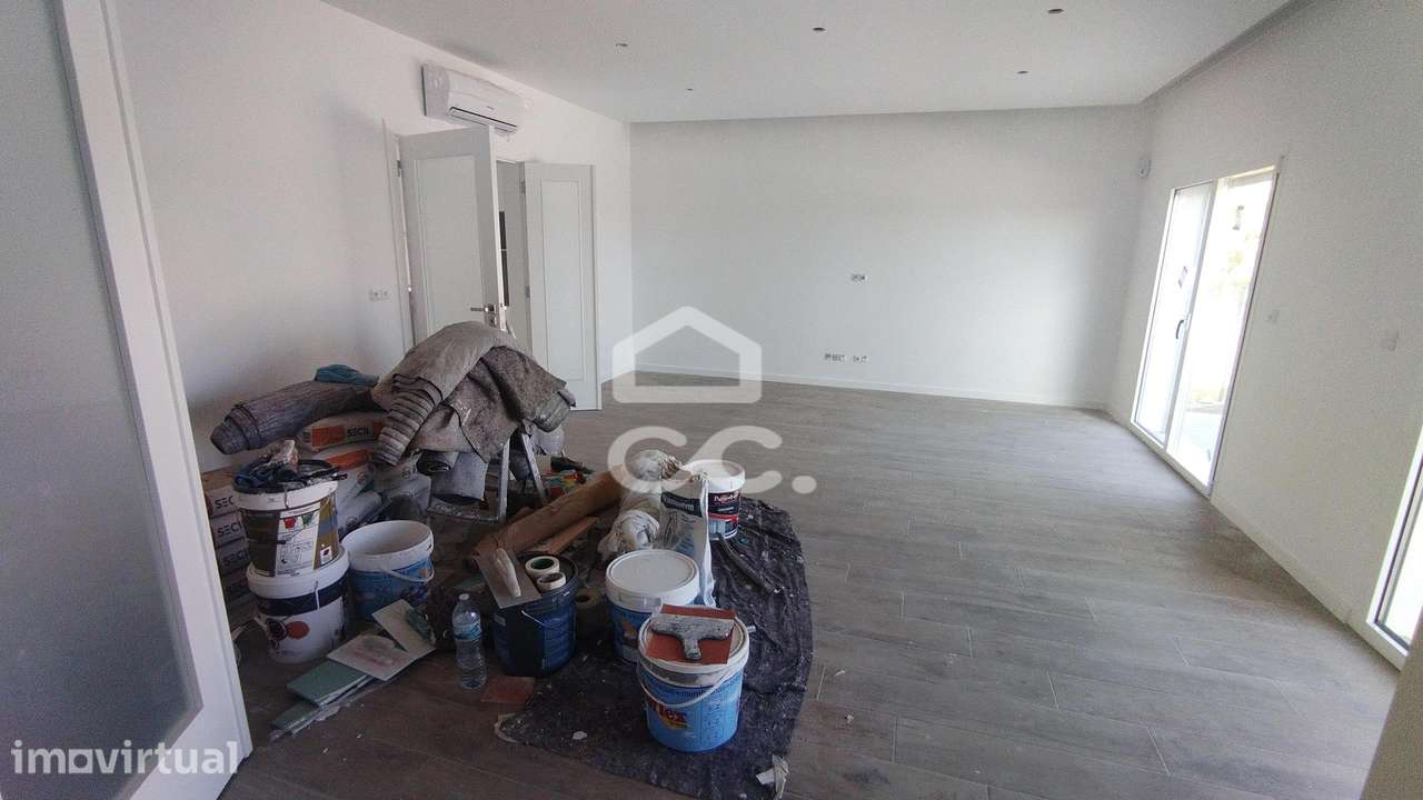 Moradia de rés do chão e 1º andar, em lote de terreno individual em zo - Grande imagem: 4/15