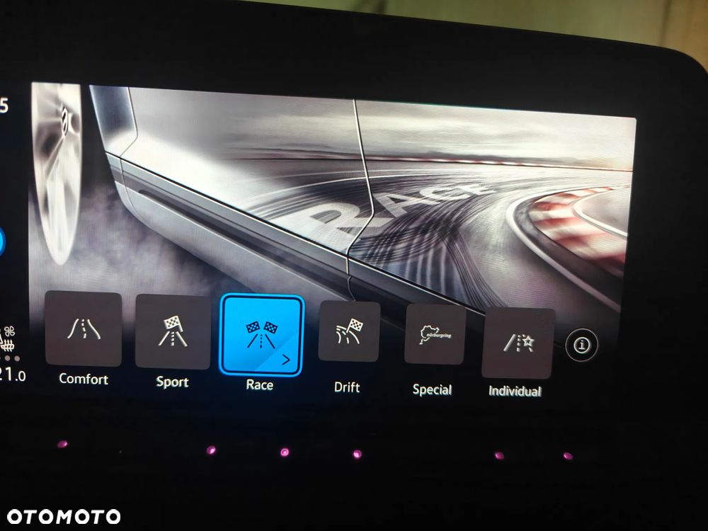 Volkswagen Golf - 32